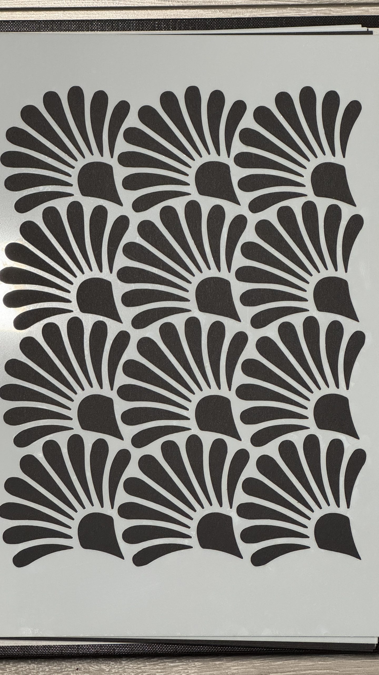 Elegant Scallop Stencil