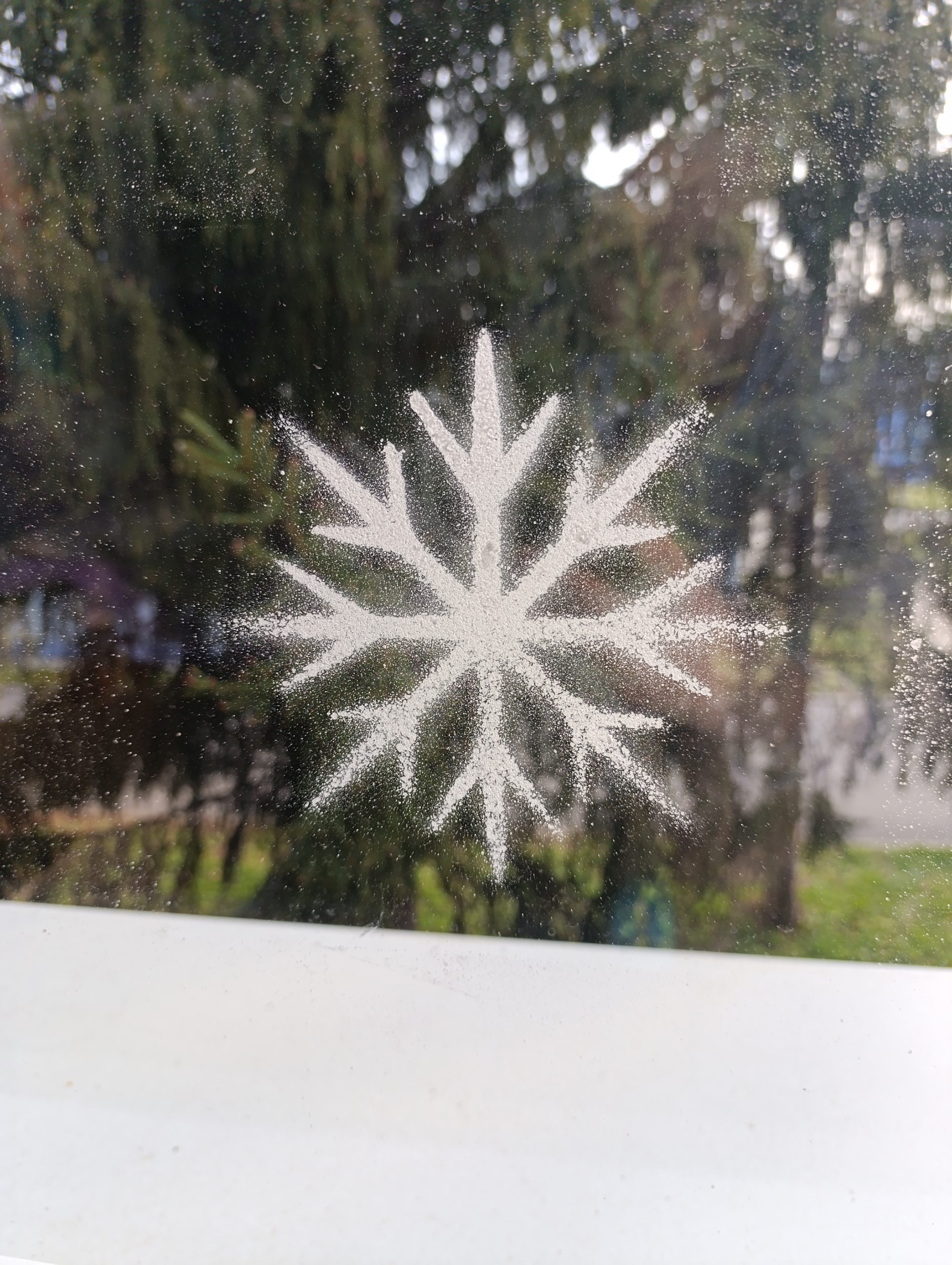 Sharp Branch Snowflake Stencil - Image 2